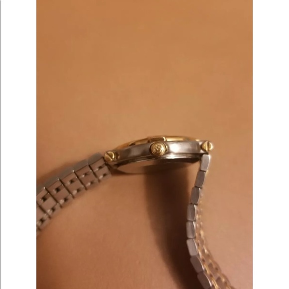Women Gucci 9000L Stainless Steel Quartz Watch - Picture 6 of 8